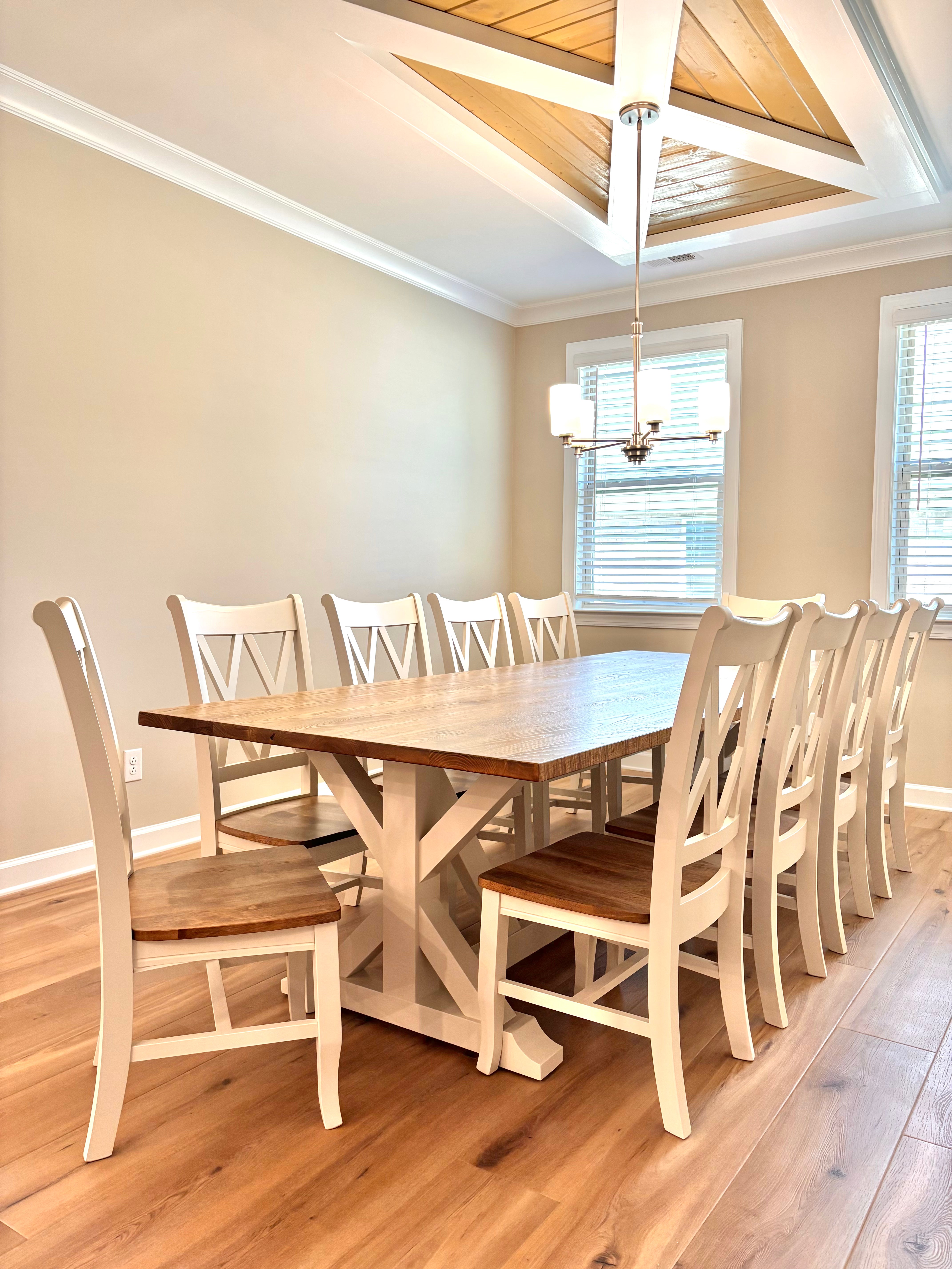 Jasmine Table with Wyoming Prairie Tan Top & White Base W/Matching Chairs