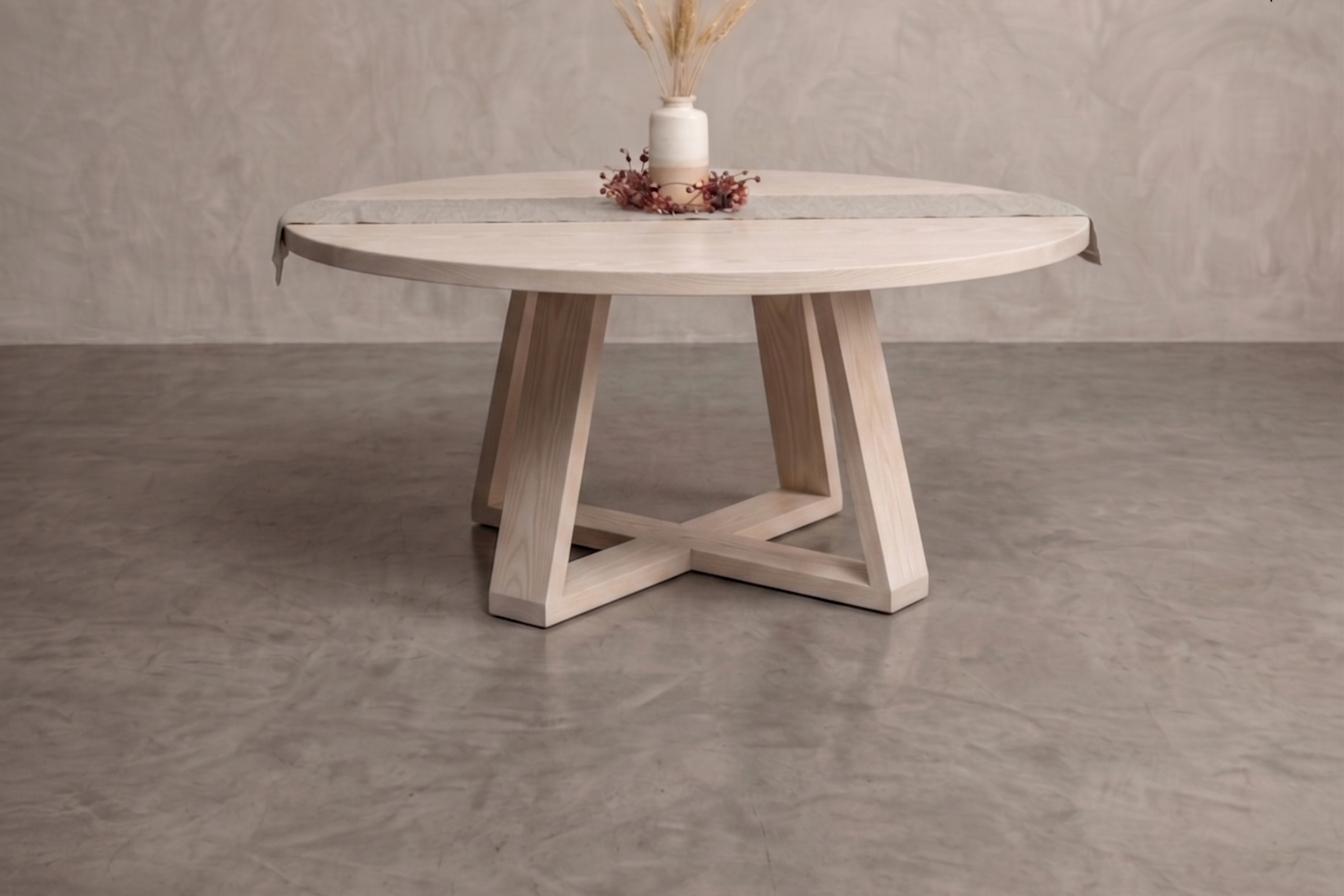Circle Court Idaho Table