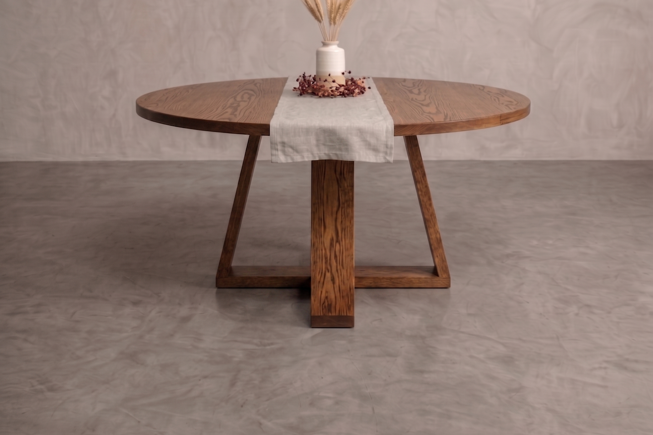 Circle Court Idaho Table