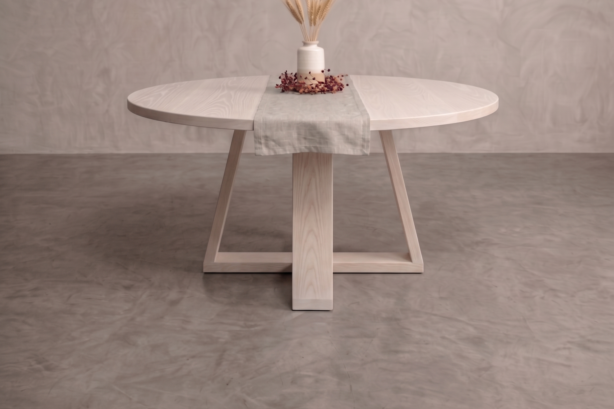 Circle Court Idaho Table