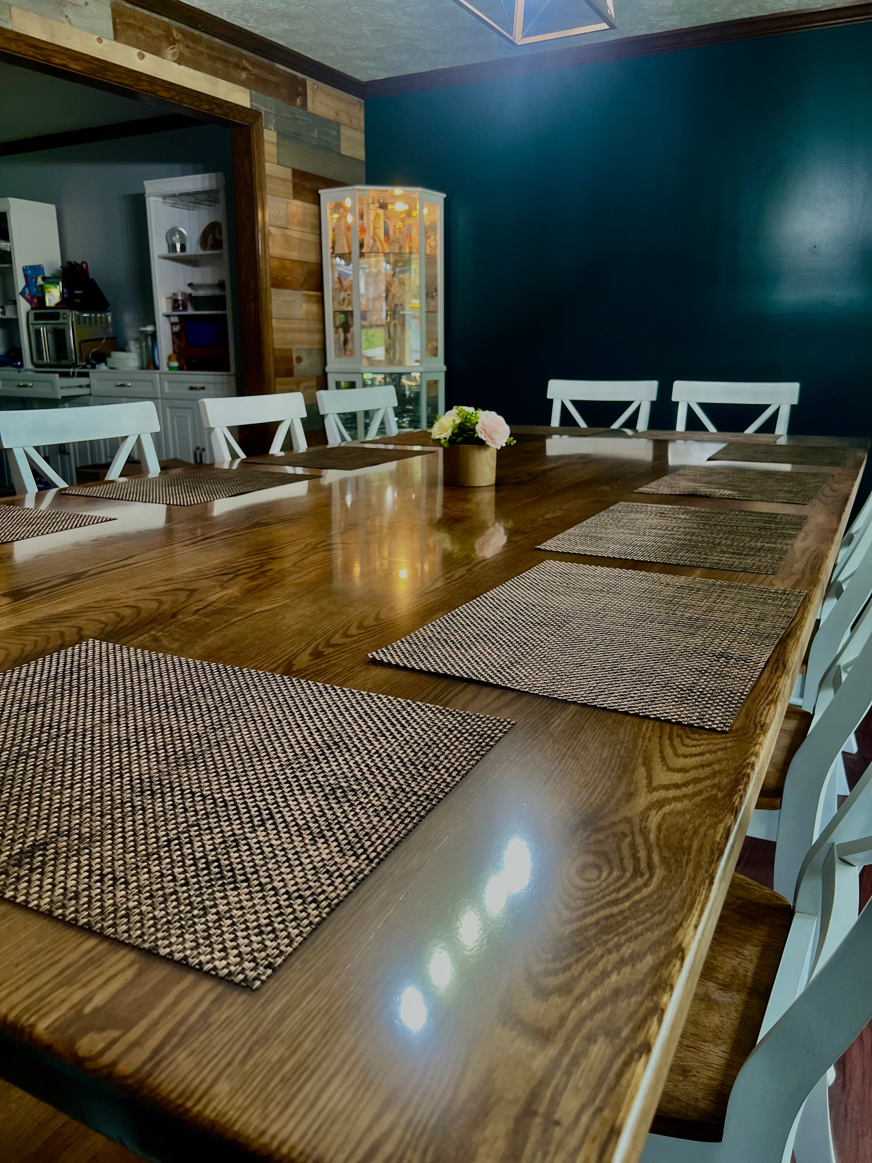 Classic RC Table-Winter Buck Brown Top/White Base