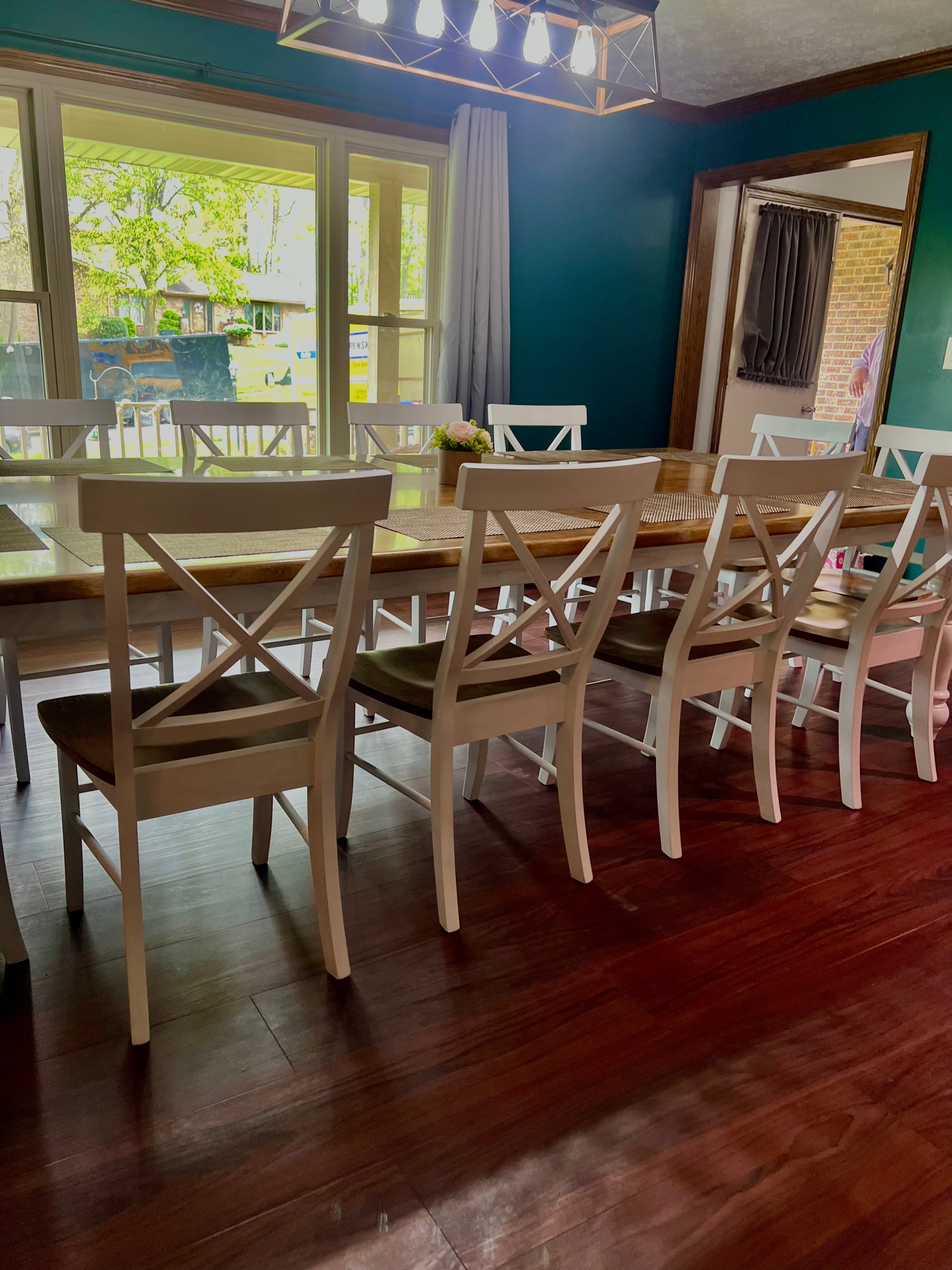 Classic RC Table-Winter Buck Brown Top/White Base