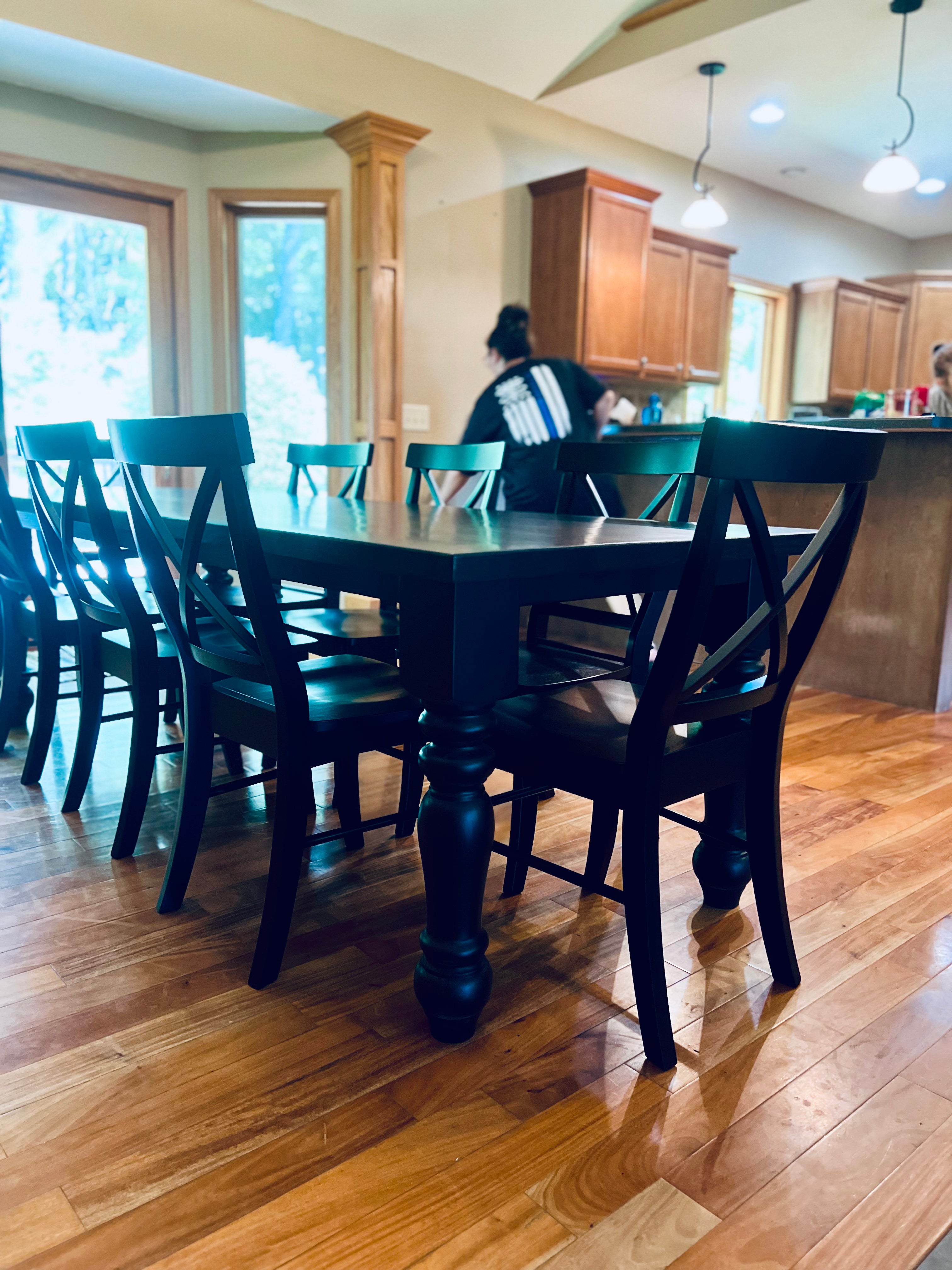 Red Oak Classic RC Black Finished W/Matching X Back Chairs
