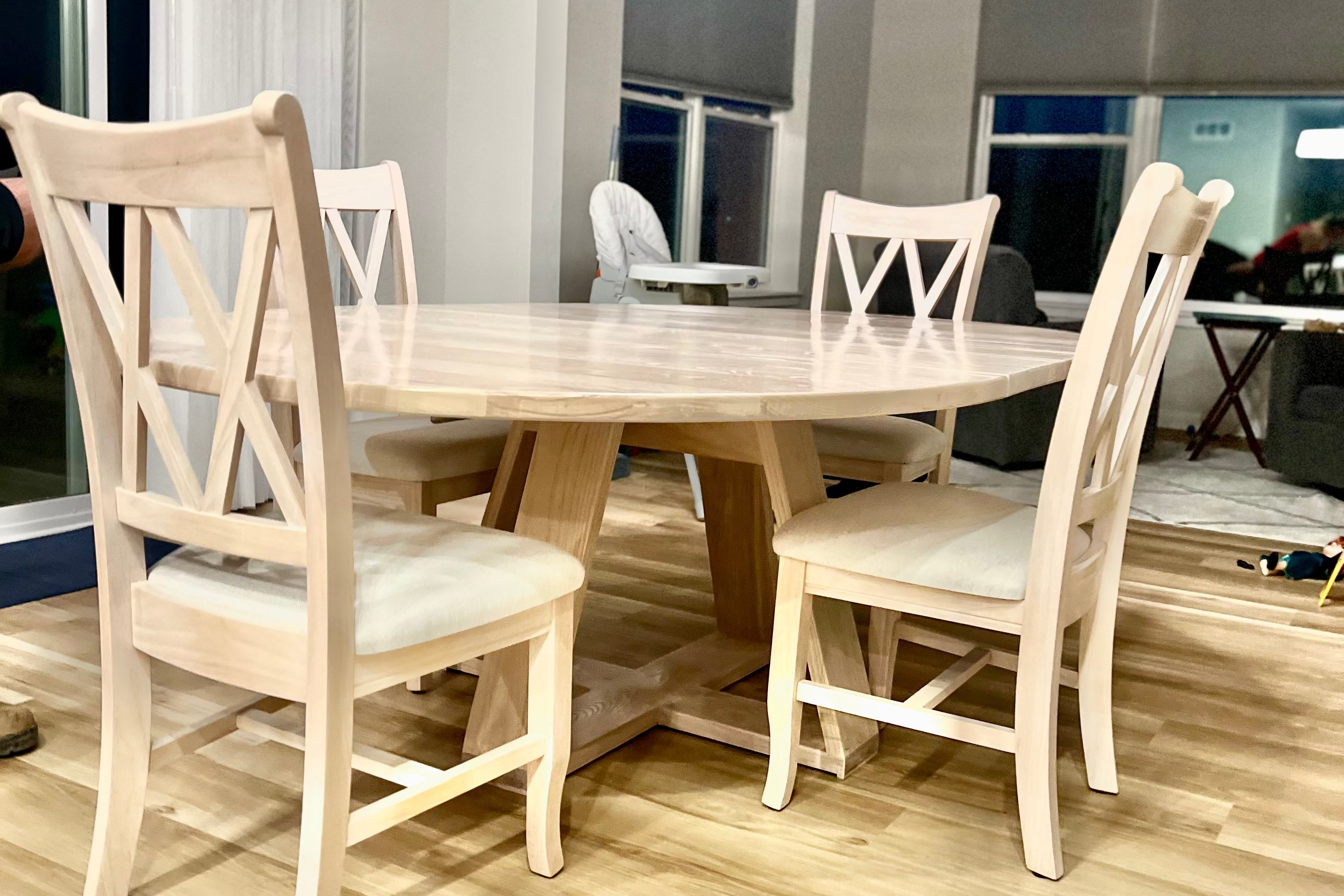Circle Court Idaho Table