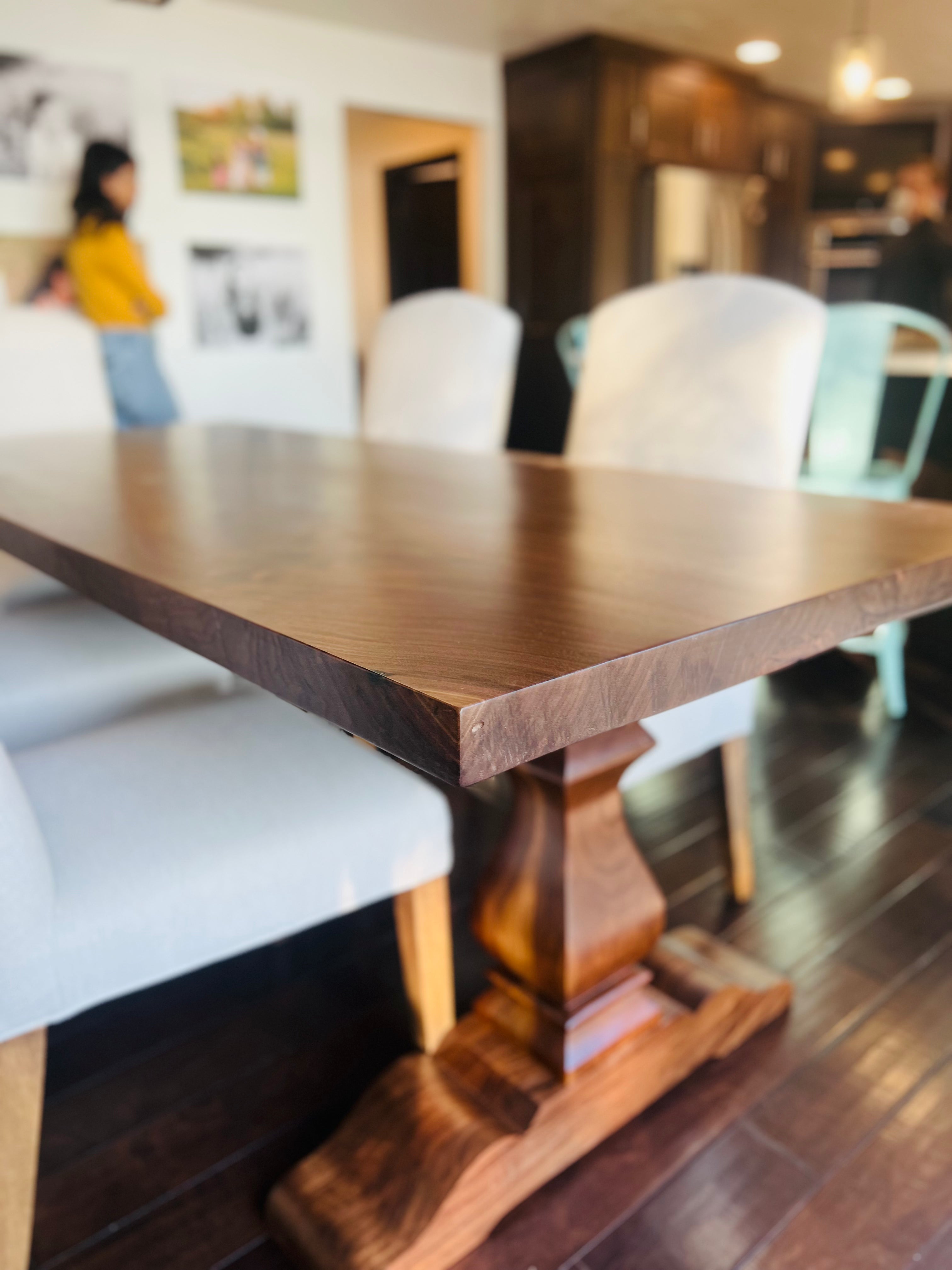 True Wisconsin Pedestal Walnut Live Edge W/White Upholstered Chairs