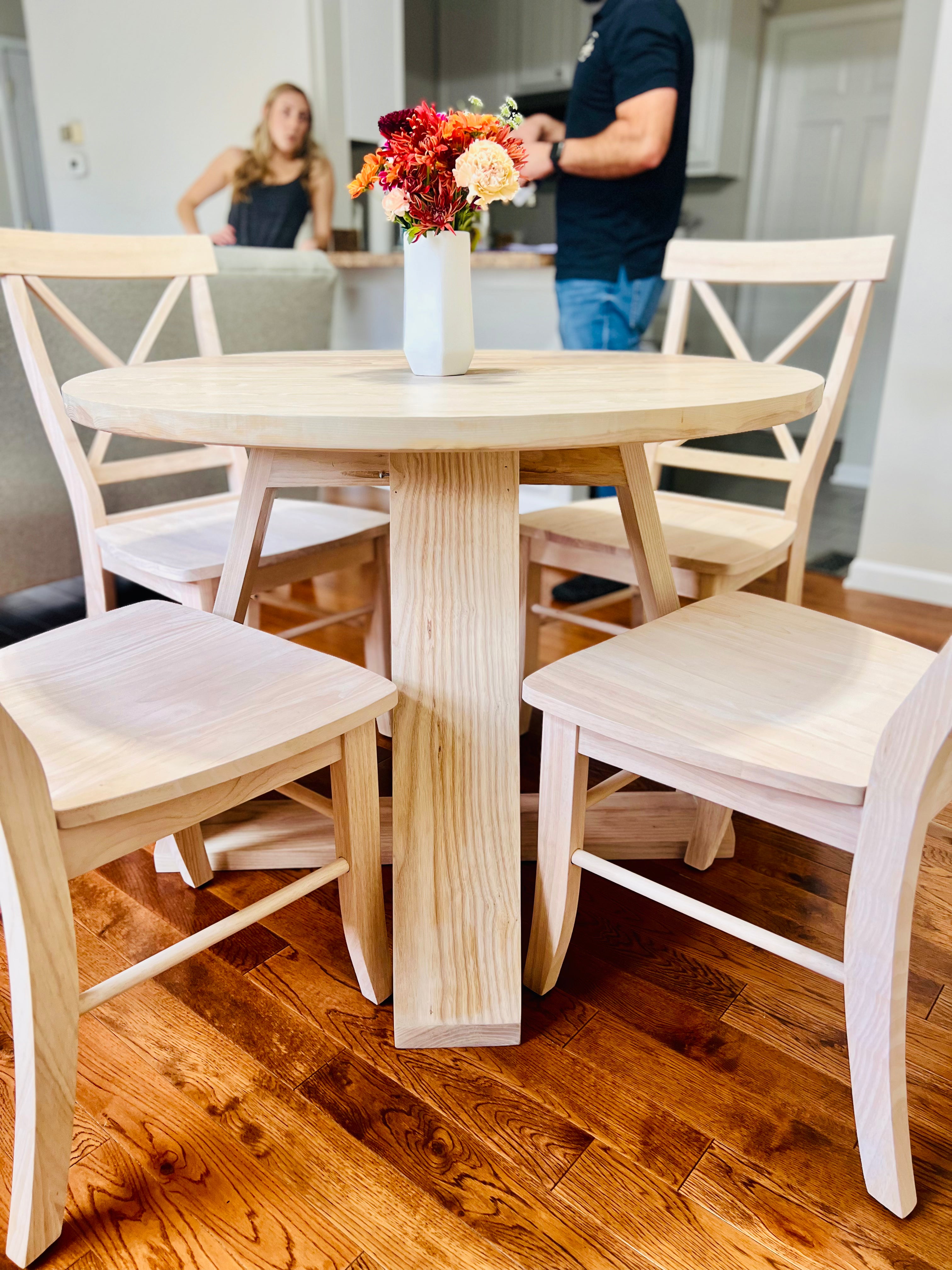 Circle Court Table Idaho Base - (ASH) Whitewash Finish W/ X-Back Chairs
