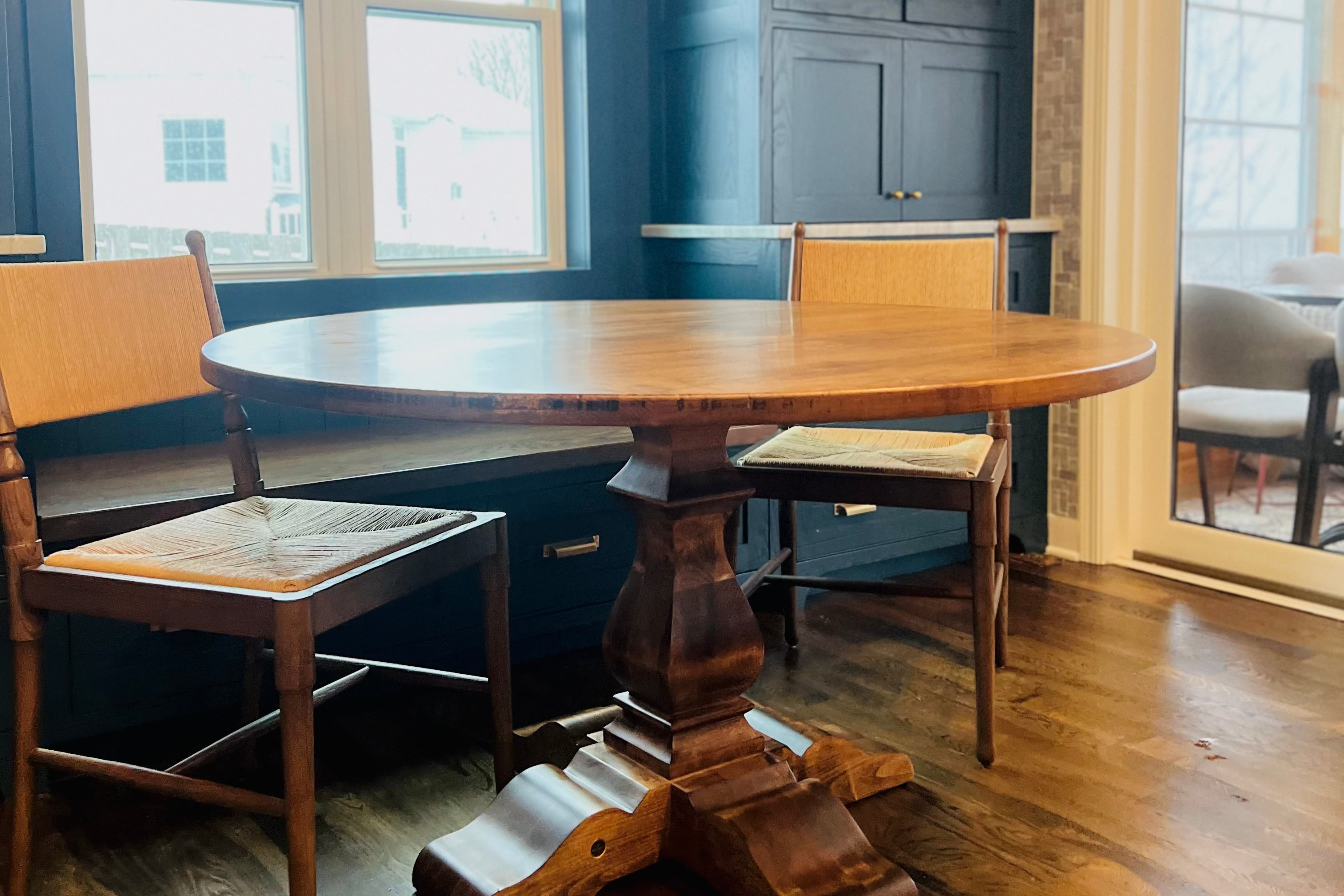 Circle Court Pedestal Table