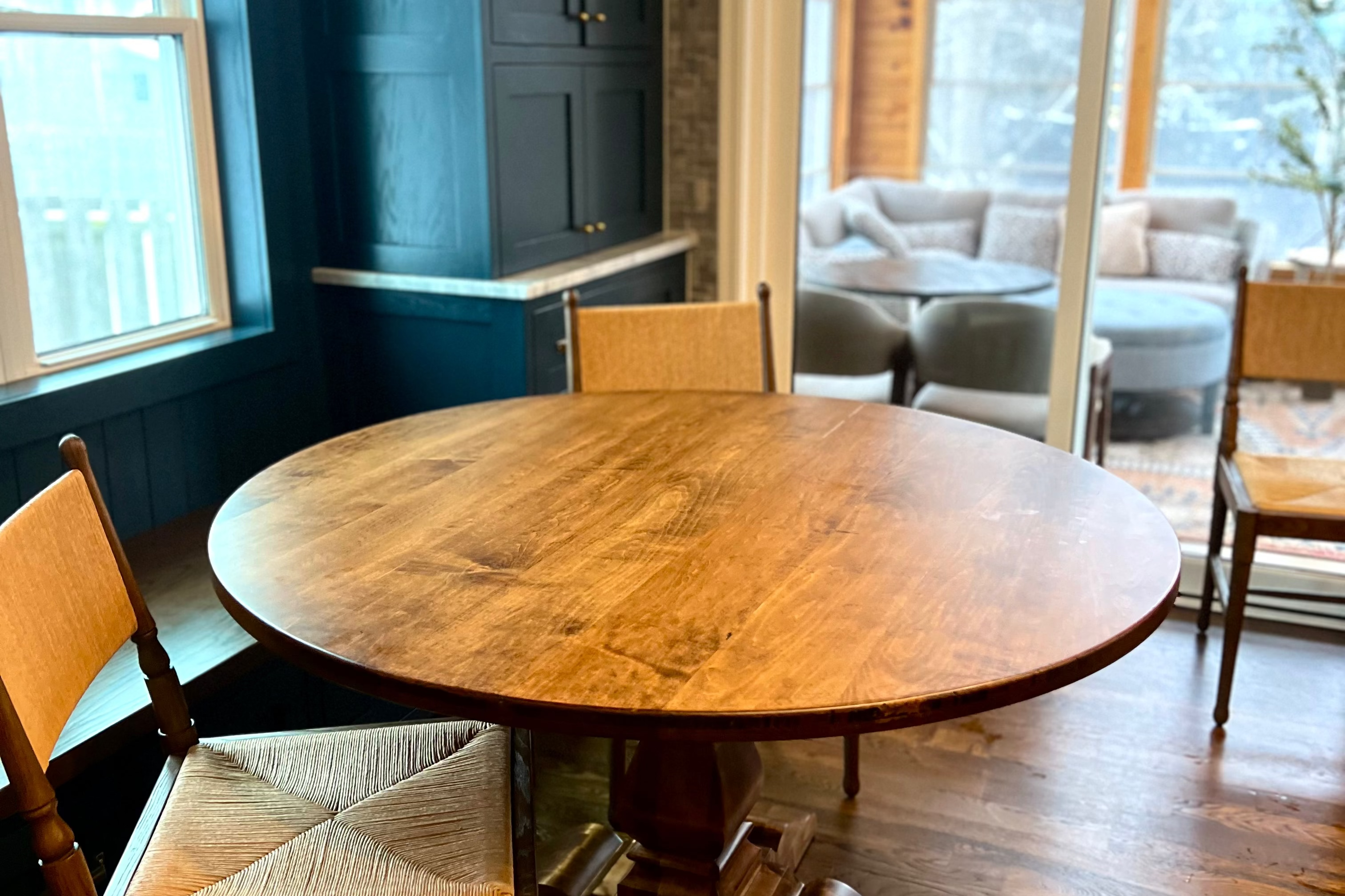 Circle Court Pedestal Table