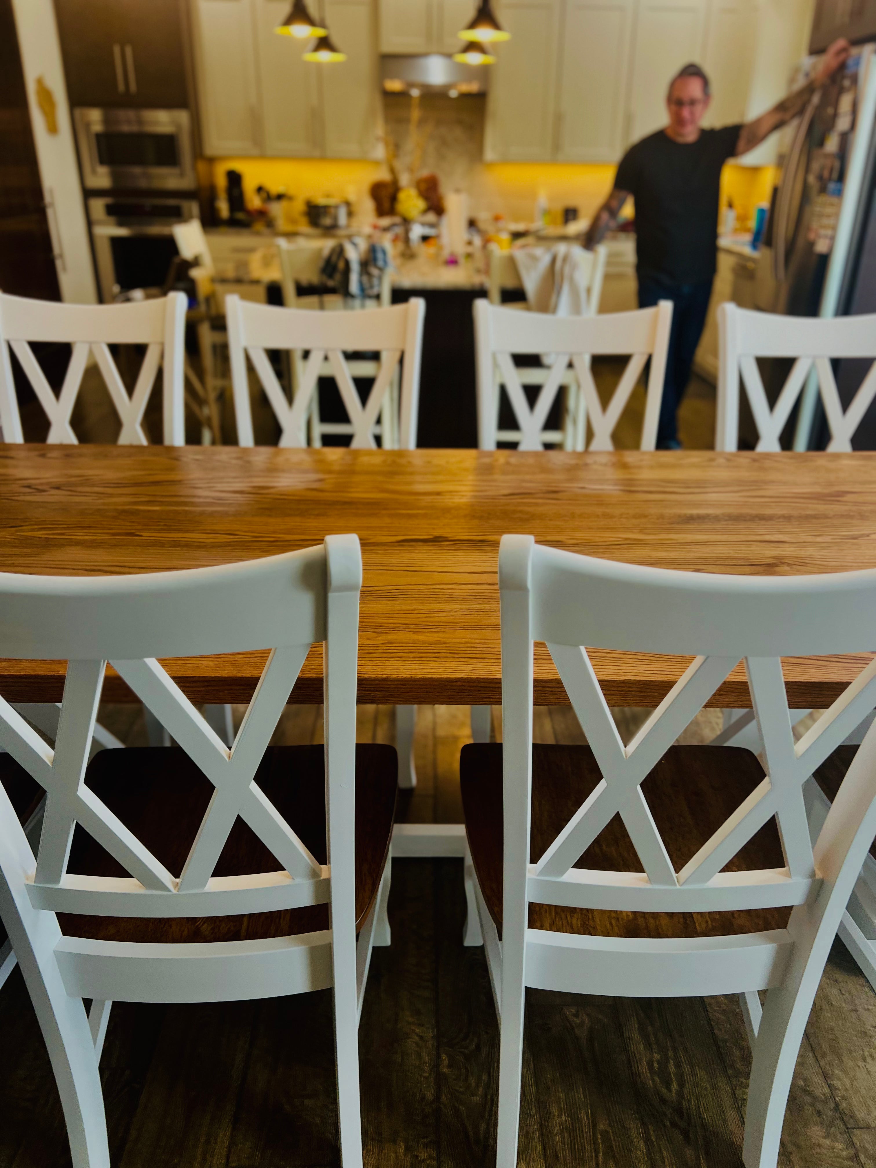 Jasmine Table with Wyoming Prairie Tan Top & White Base W/Matching Chairs