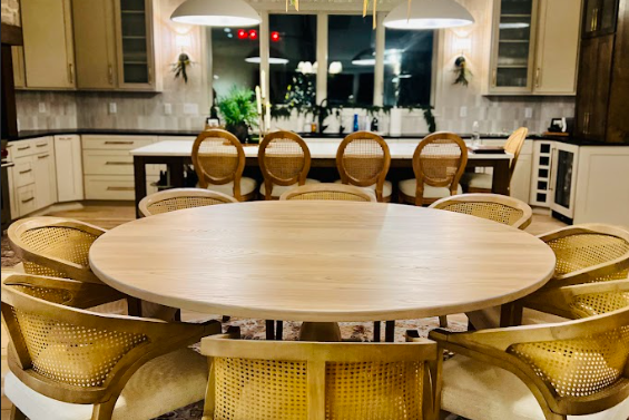 Circle Court Pedestal Table