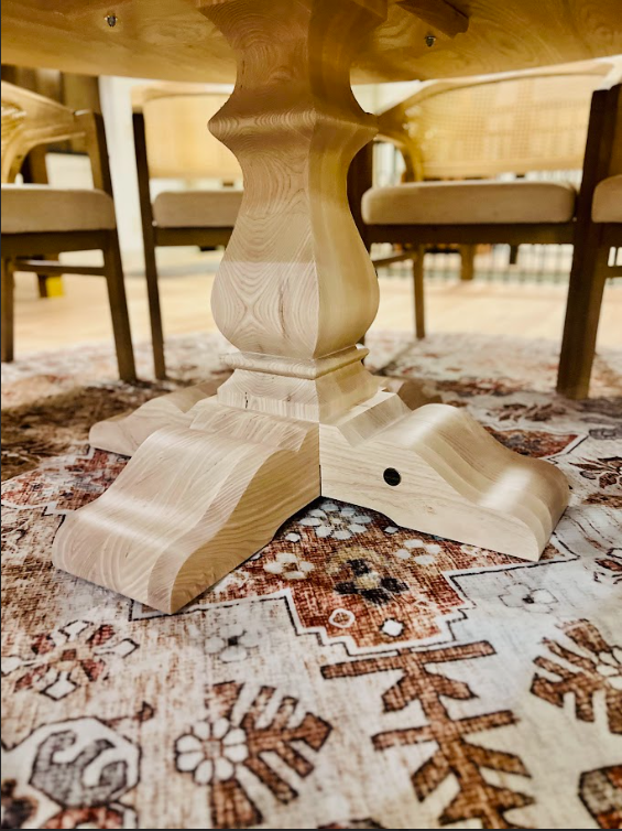 Circle Court White Washed Pedestal Table (Ash) W/Matching Chairs