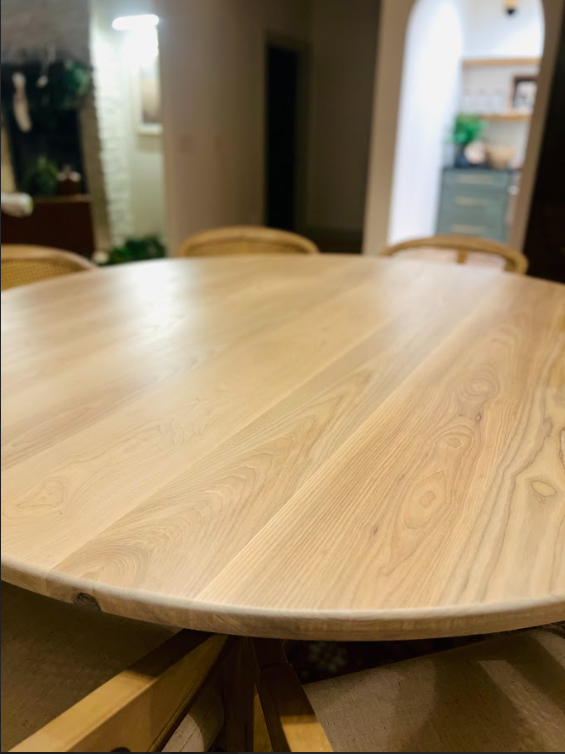 Circle Court White Washed Pedestal Table (Ash) W/Matching Chairs