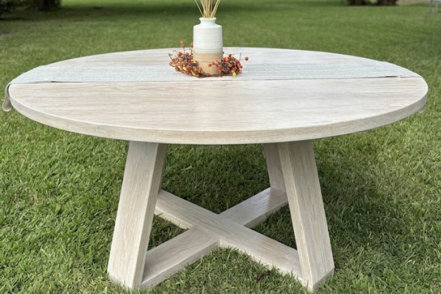 Circle Court Idaho Table