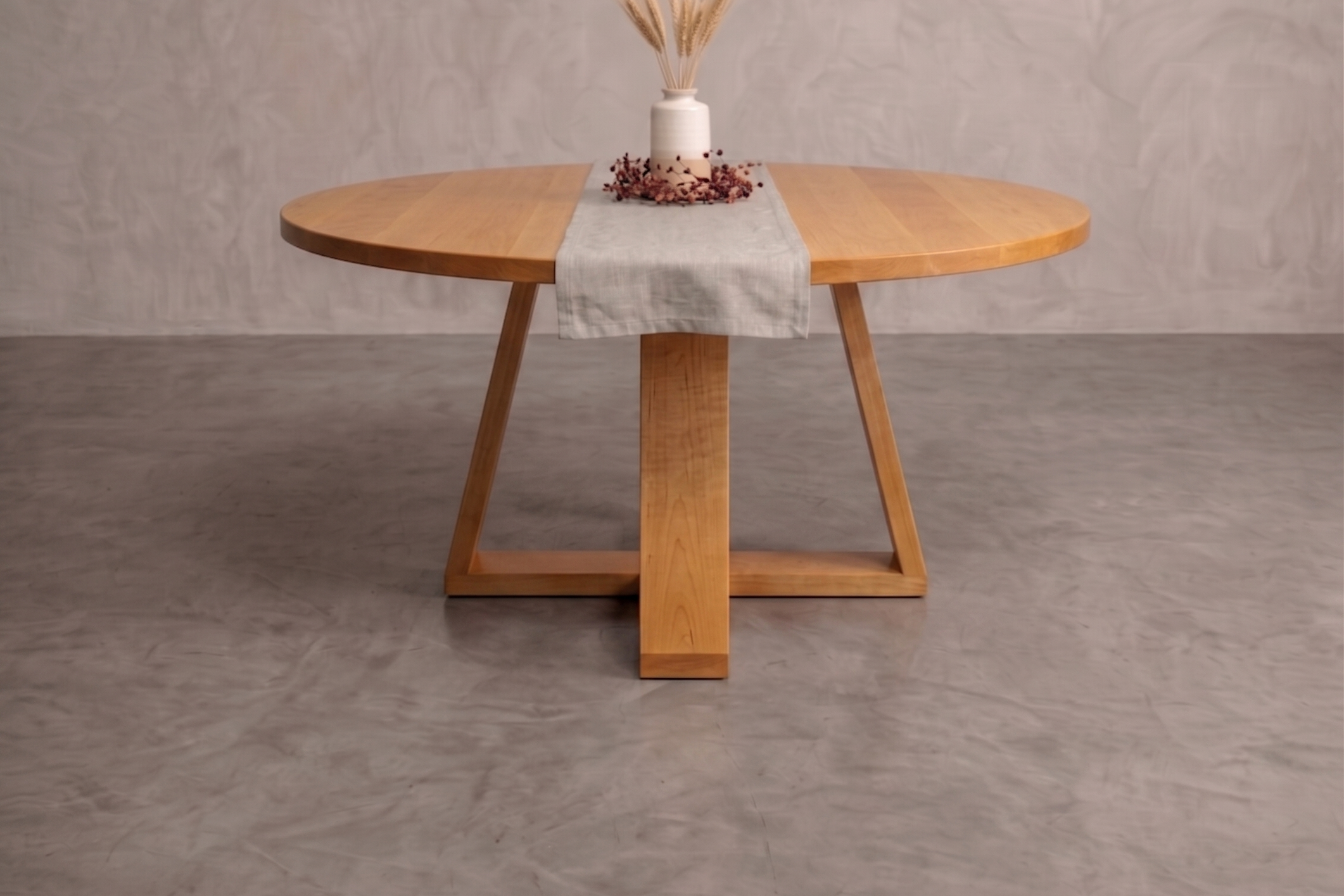 Circle Court Idaho Table