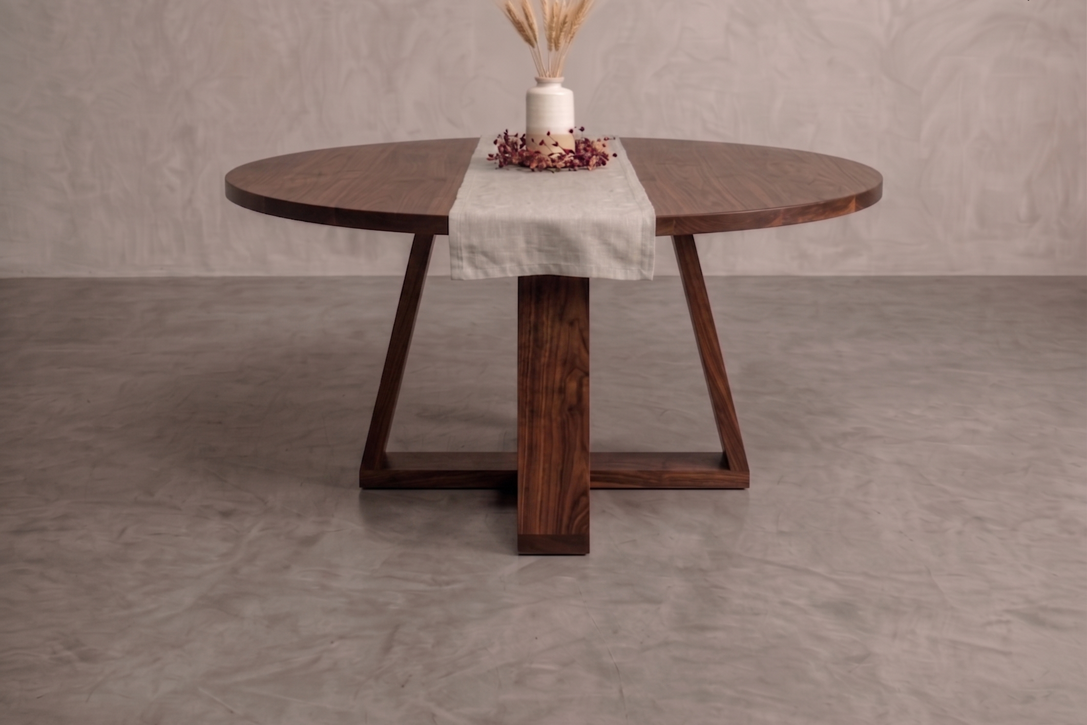 Circle Court Idaho Table