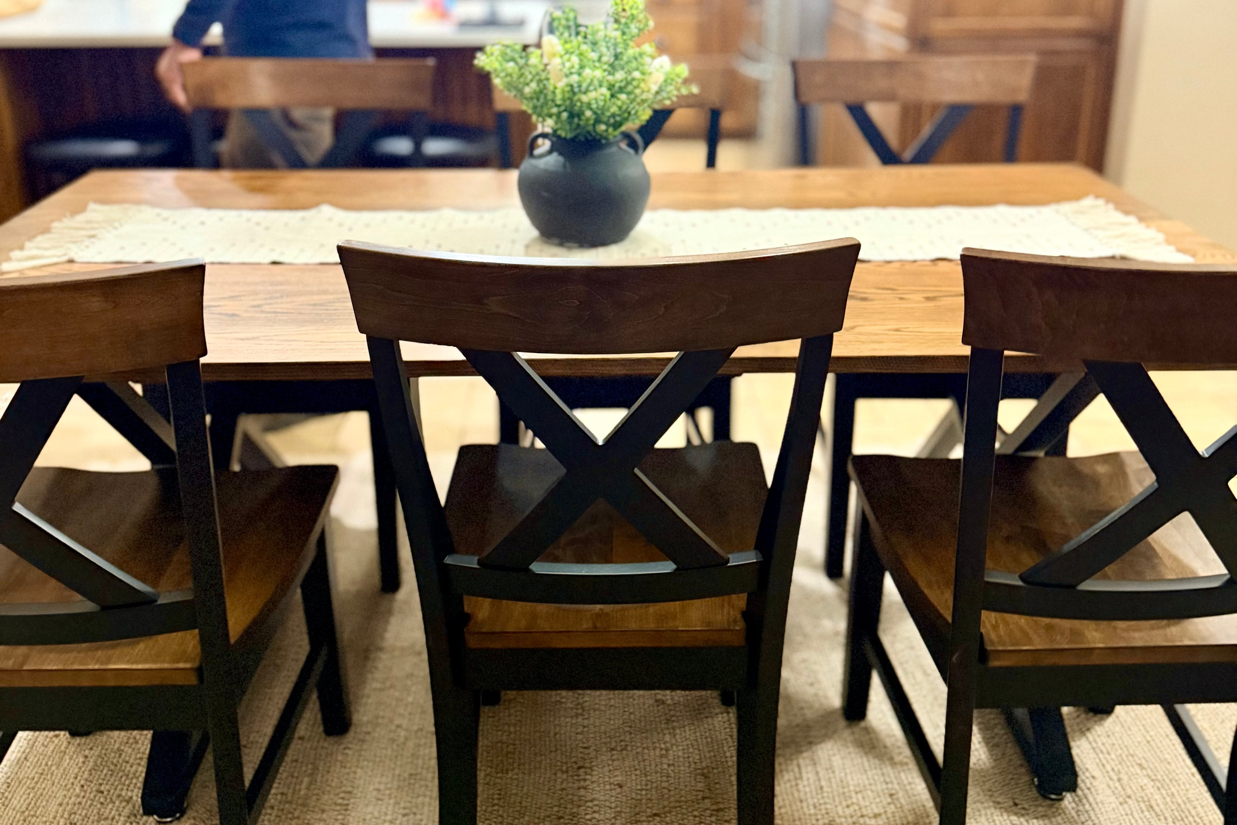 Dakota Table