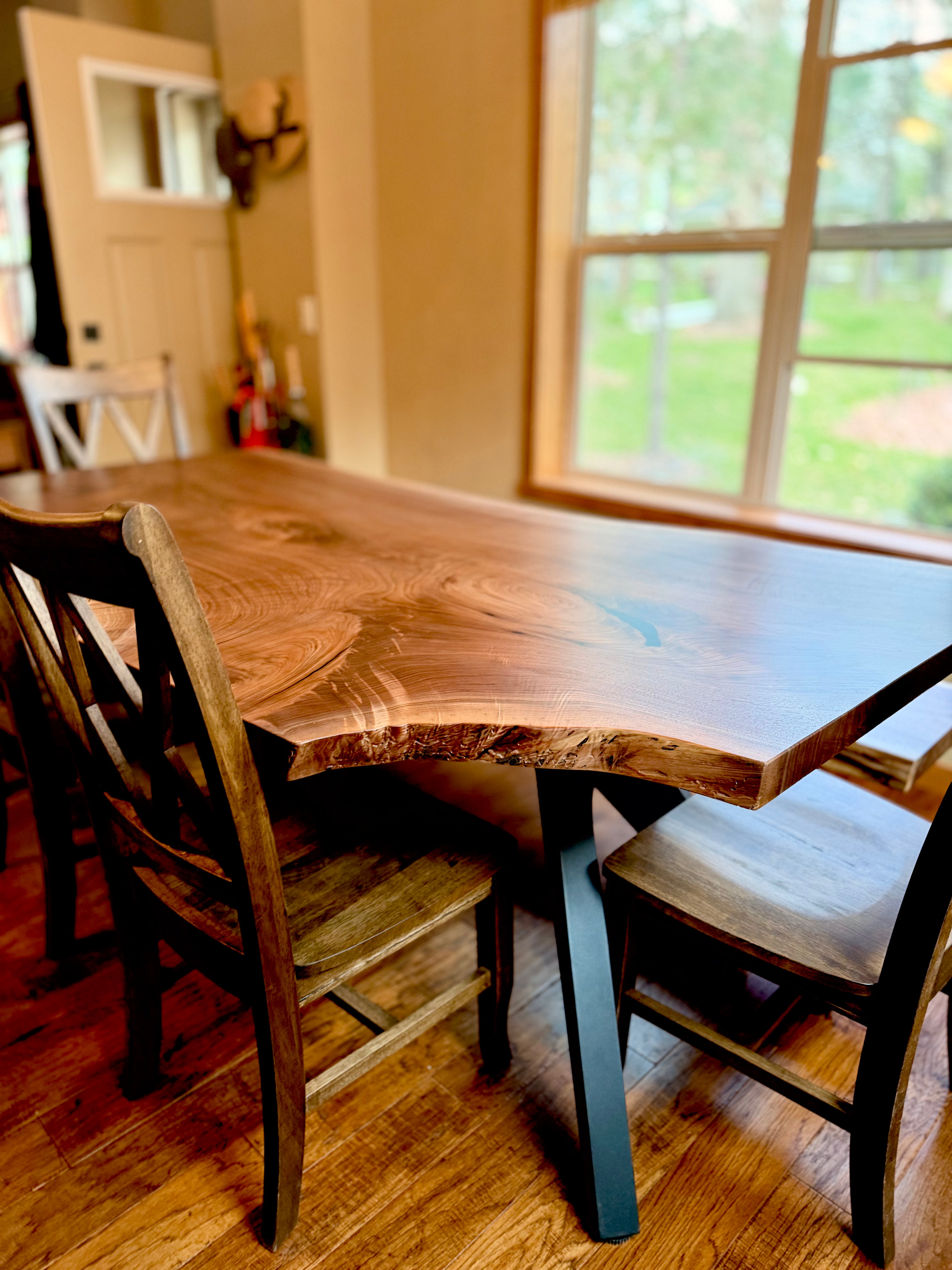 Cutaia Table