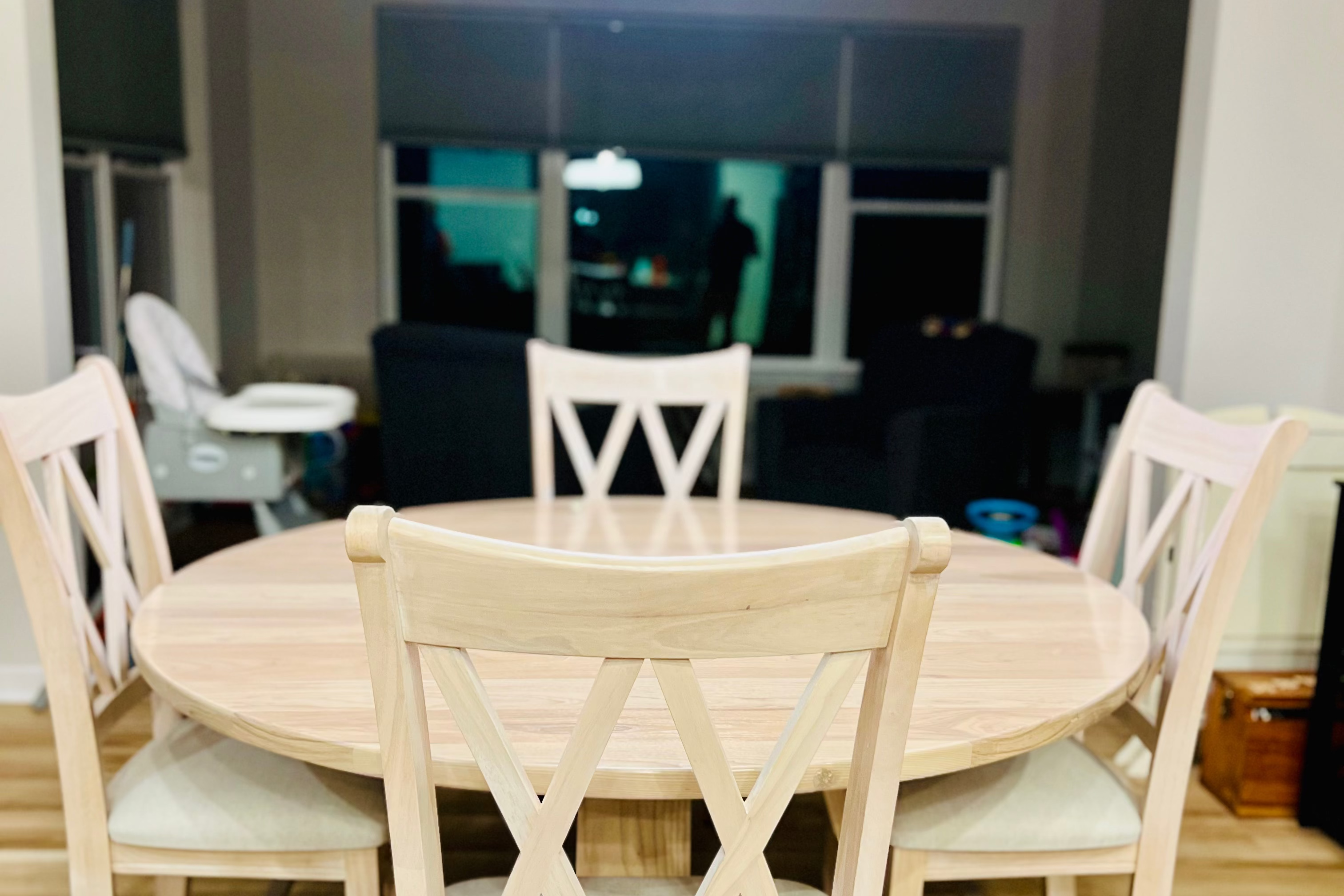 Circle Court Idaho Table