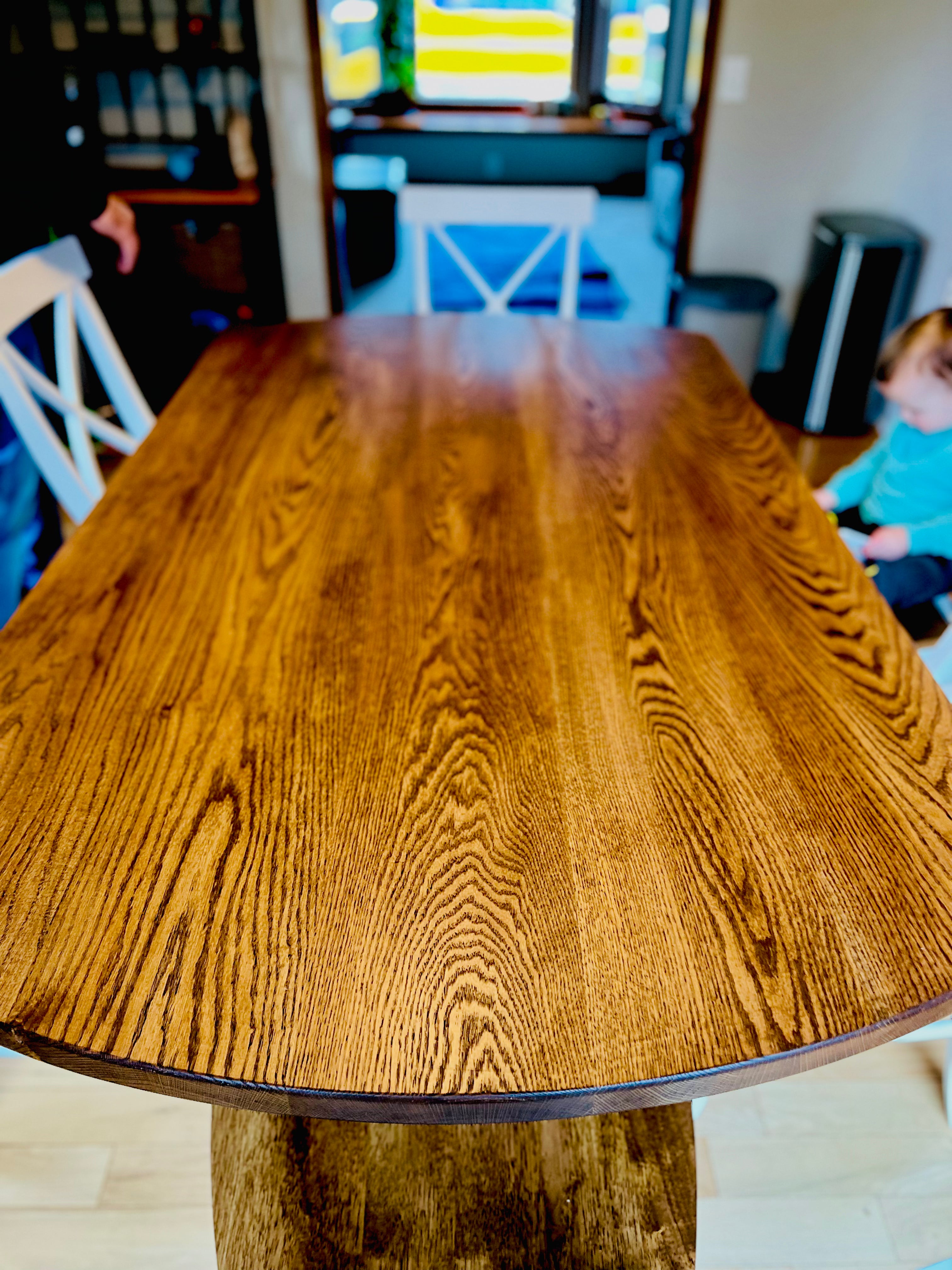 Eli Oval Dining Set – Solid Red Oak Wyoming Prairie Tan Finish/ White Base with Matching X-Back Chairs