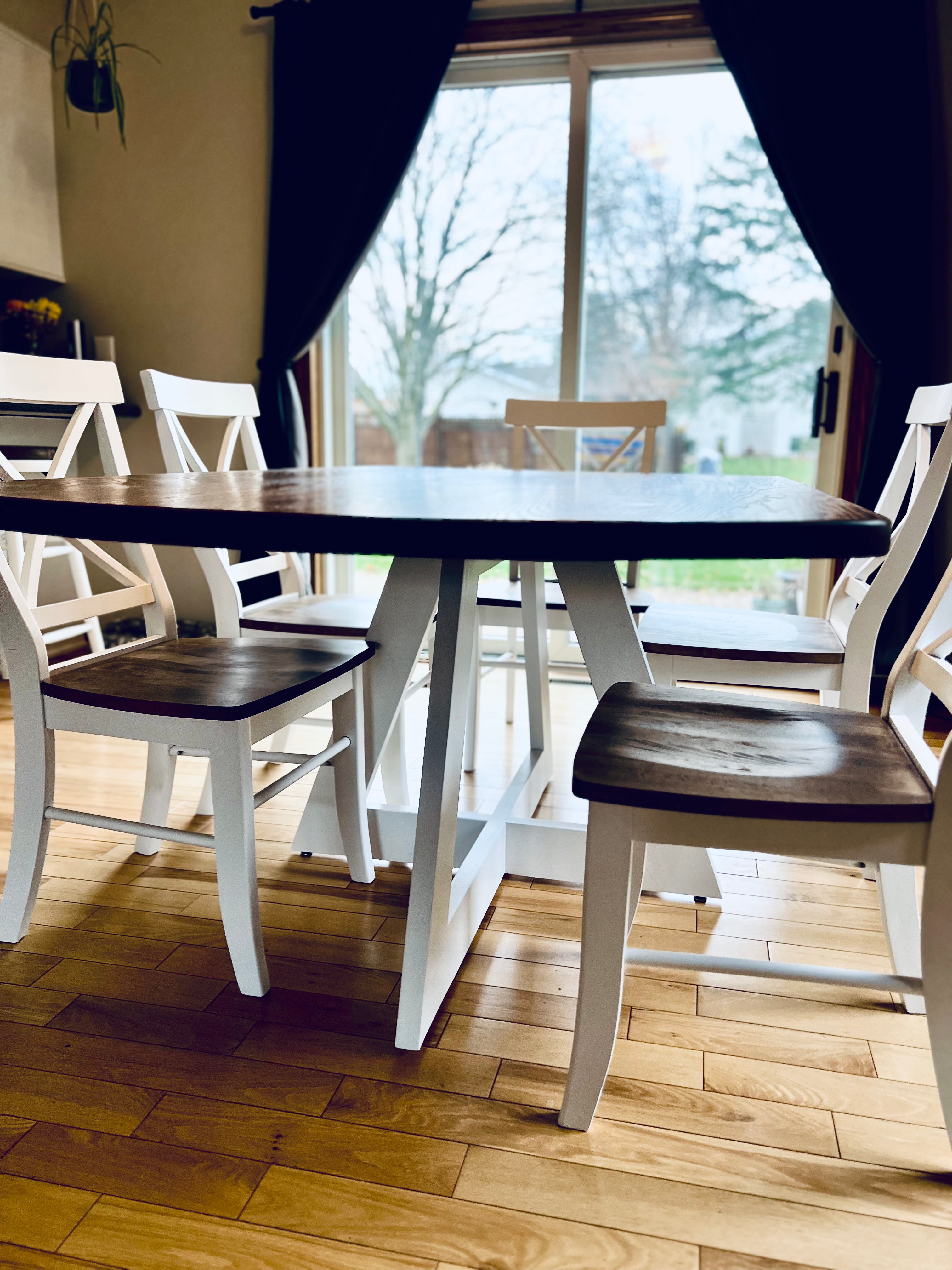 Eli Oval Dining Set – Solid Red Oak Wyoming Prairie Tan Finish/ White Base with Matching X-Back Chairs