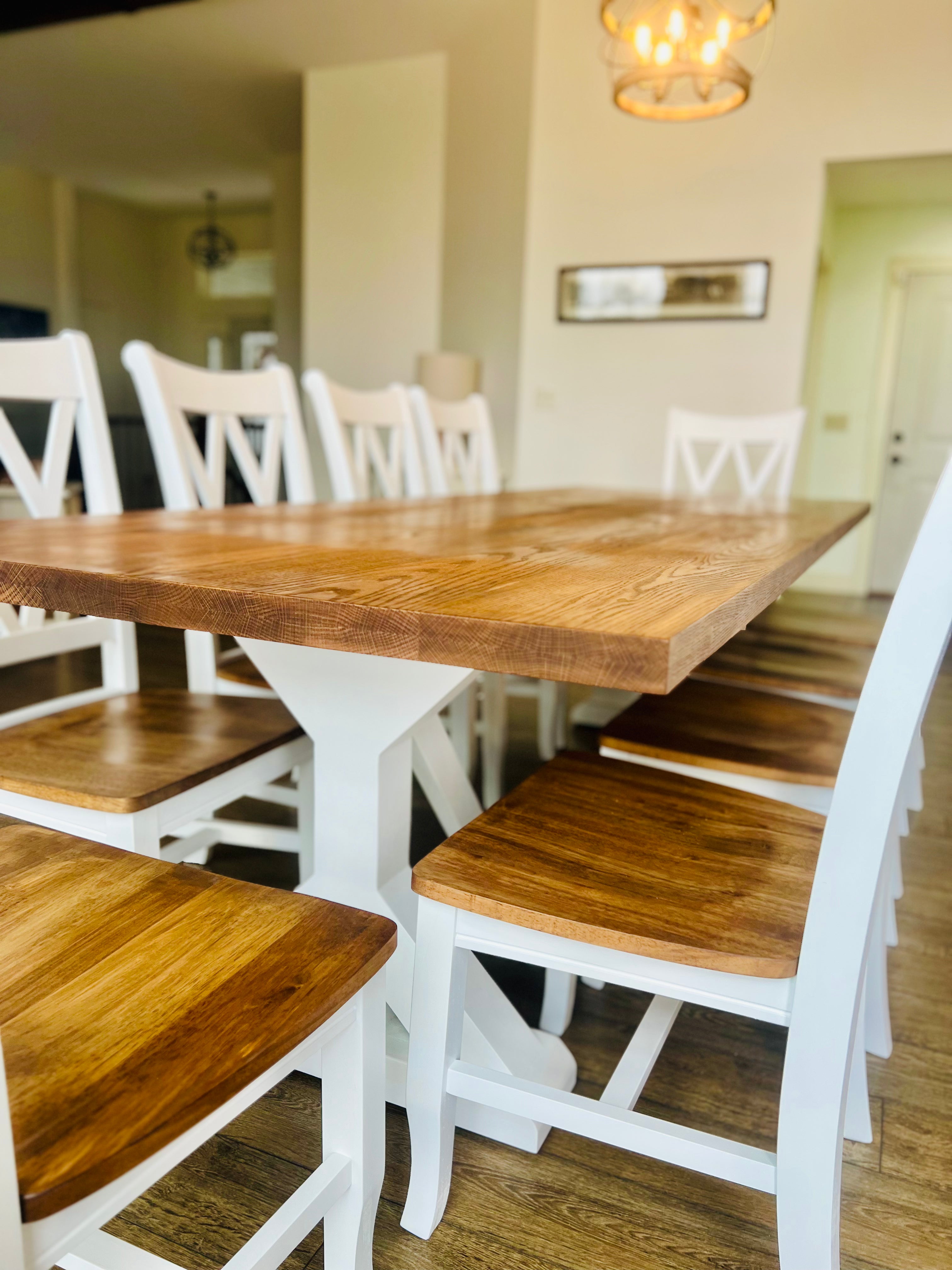 Jasmine Table with Wyoming Prairie Tan Top & White Base W/Matching Chairs