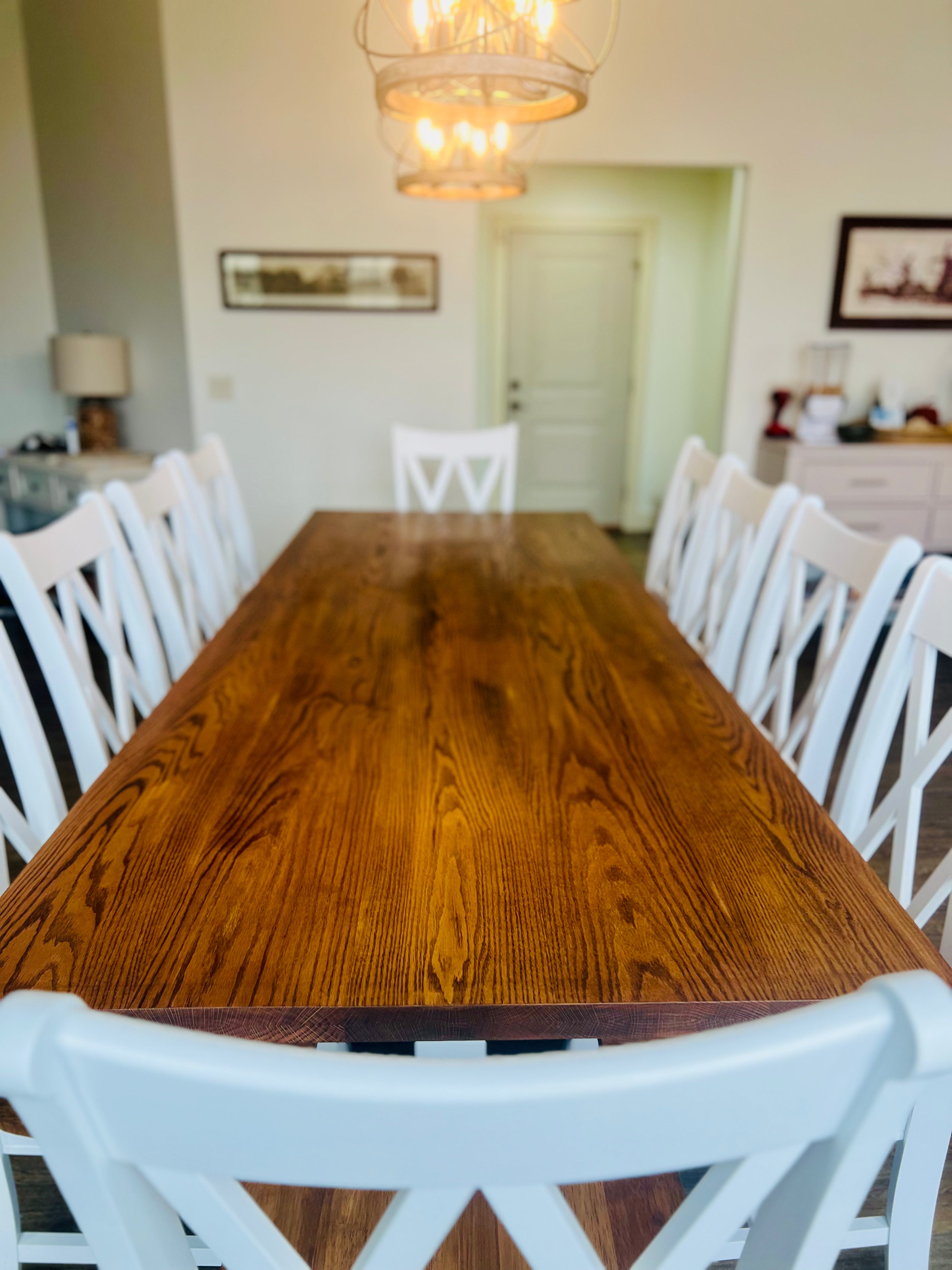 Jasmine Table with Wyoming Prairie Tan Top & White Base W/Matching Chairs