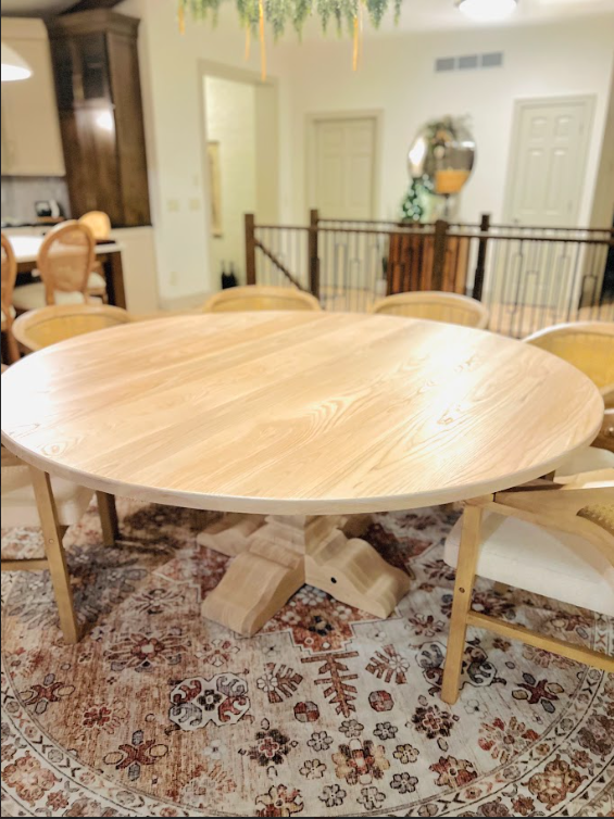 Circle Court White Washed Pedestal Table (Ash) W/Matching Chairs