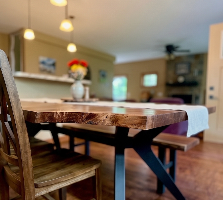 Cutaia Table