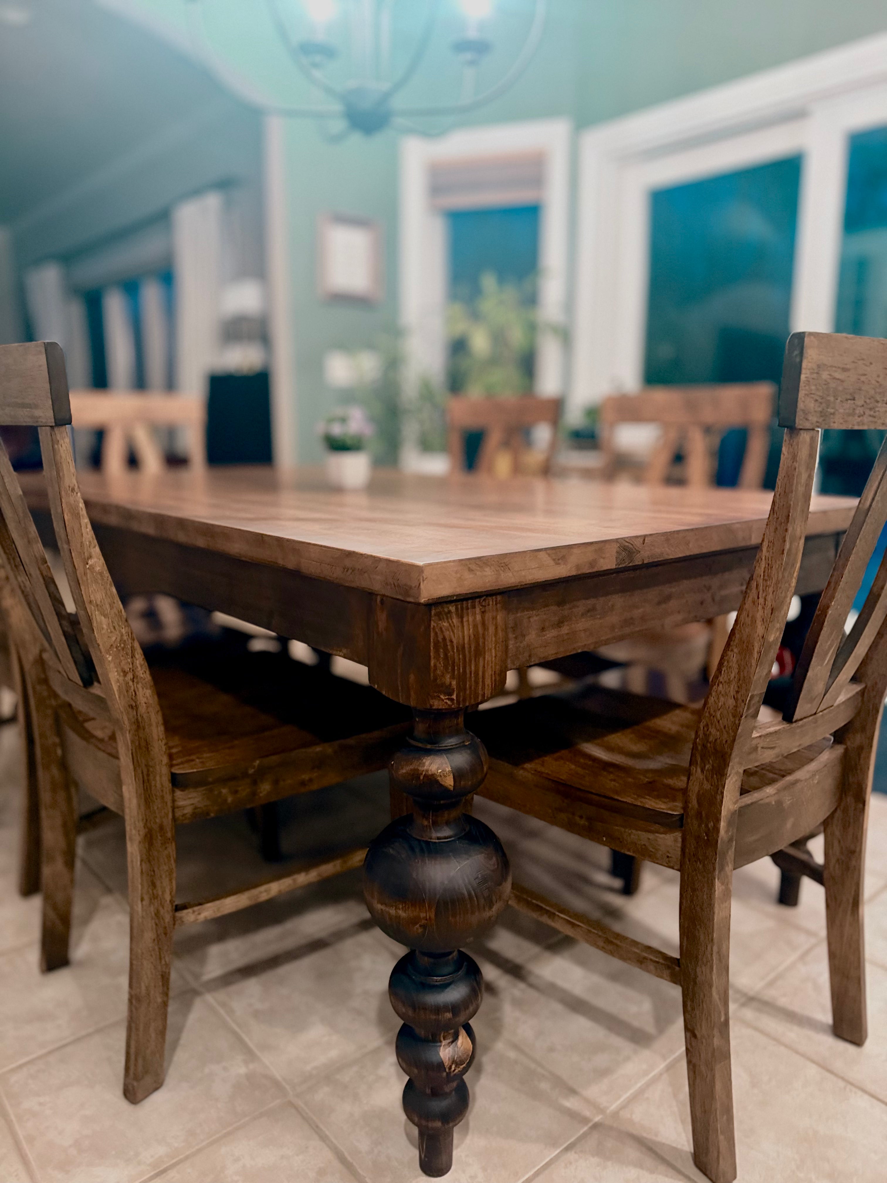 Cheyenne Table
